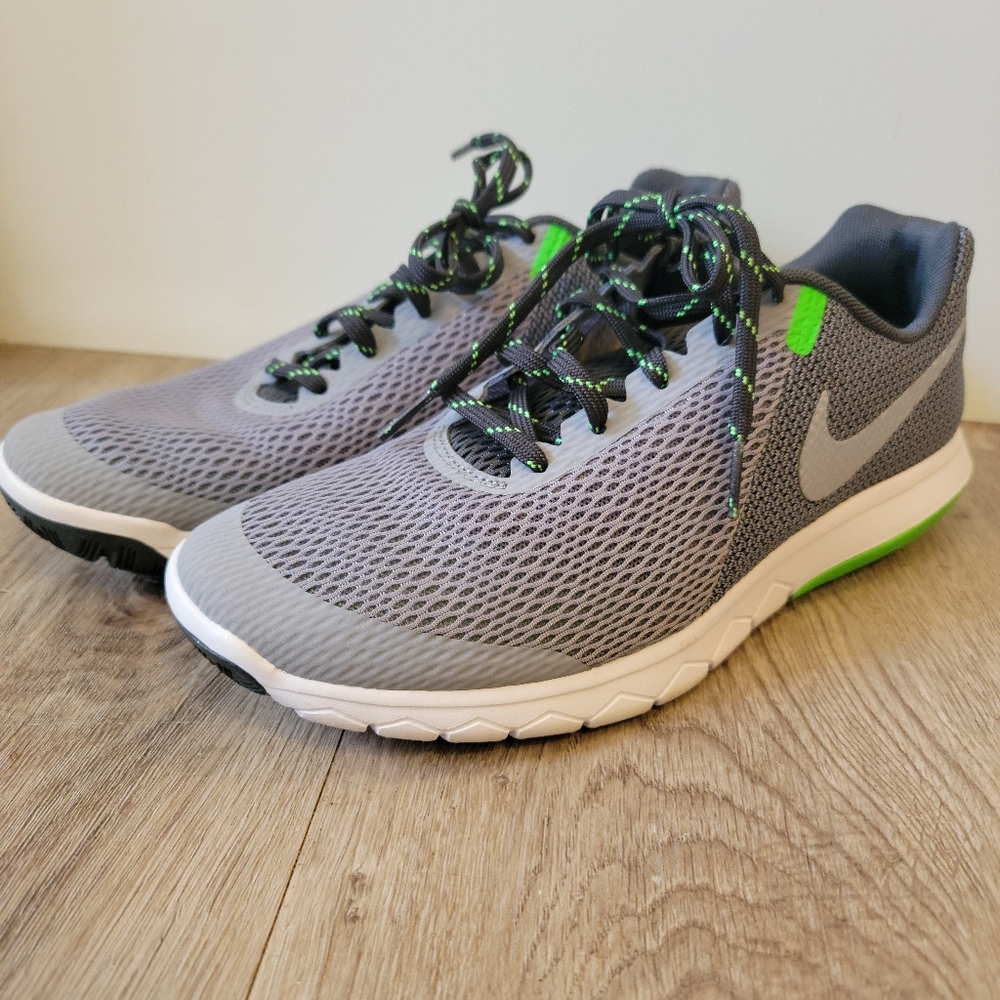 Nike Flex Experience RN 5 Size 8 Men